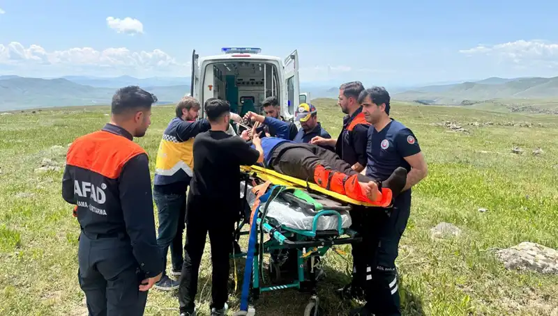 Kayalıkta Düşen Çobanın Kurtarılması İçin Başlatılan Zorlu Operasyon