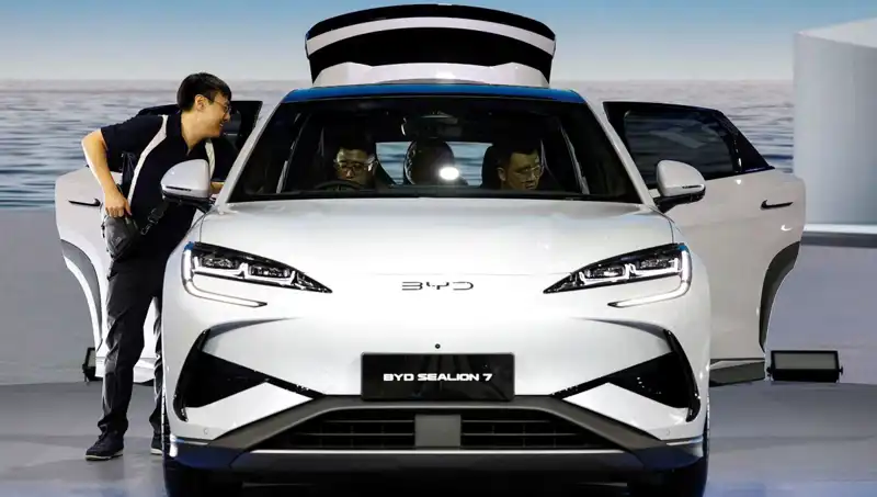 BYD, Tesla'yı Geride Bırakıyor: Satış Gelirleri 100 Milyar Doları Geçti