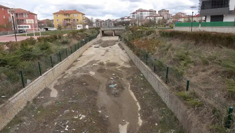 Coşkun Nehir, Kuraklıkla Savaşan Doğanın Hüzünlü Yüzü
