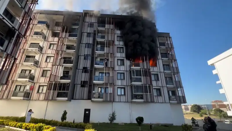 Çanakkale'de Alarma Geçiren Yangın: Sabahın İlk Işıklarında Korku Dolu Anlar