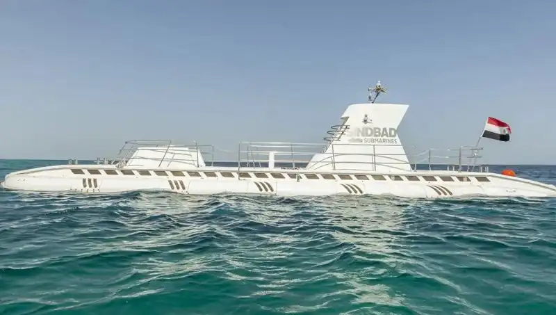 Kızıldeniz'de Facia: 44 Turisti Taşıyan Denizaltı Battı ve Kurtarma Çalışmaları