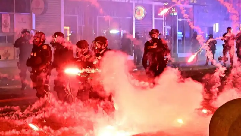 ABD'de Isyan: Los Angeles'taki Protestolar Ülke Genelinde Yayılıyor