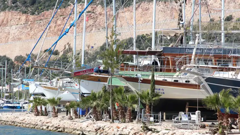 Kaş’taki Gezi Tekneleri: Yaz Sezonuna Hazırlanan Romantik Kaçamaklar