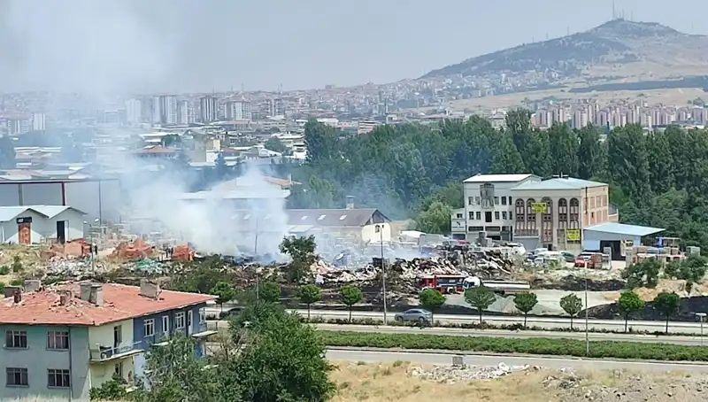 Otluk Alanındaki Yangın Depo Faciasına Neden Oldu, Kayıplar Büyük!