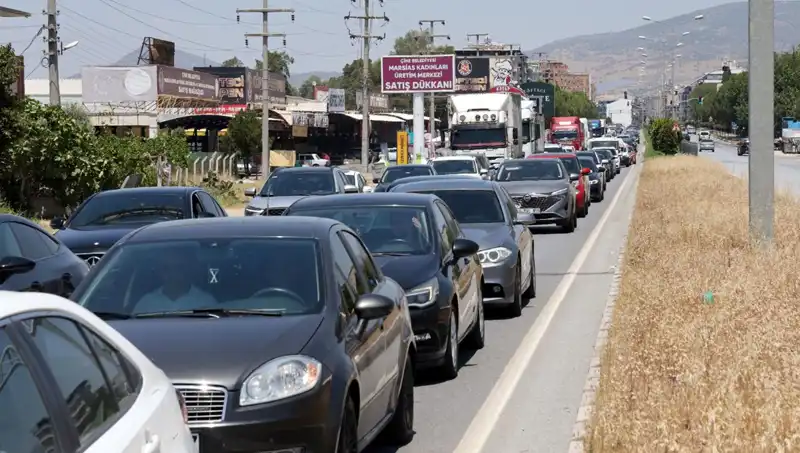Aydın'dan Muğla'ya Uzanan 60 Kilometrelik Araç Kuyruğu Şok Etkisi Yarattı!