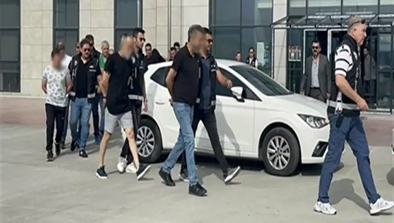 36 Bin Kişiyi Dolandırıp 10 Milyar Lira Kazanan 'Turizm Firması'nın Gizemi