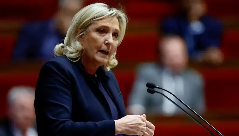 Le Pen İçin Kritik Gün: Suçlu Bulunursa Cumhurbaşkanlığı Adaylığı Riske Girecek