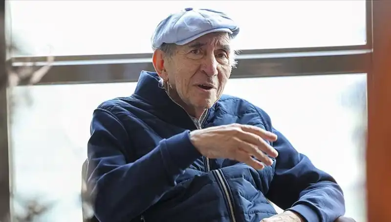 Altan Öymen: Türk Siyasetinin Unutulmaz İsimlerinden Birinin Yaşamı ve Mirası