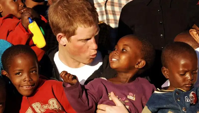 Prens Harry'nin 20 Yıl Önce Kurduğu Afrika Yardım Kuruluşunda Şok İstifa